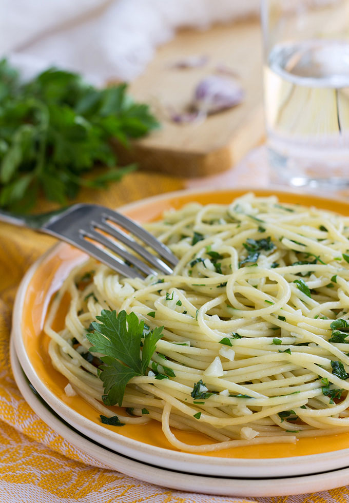 Pasta With Garlic and Olive Oil - DadsPantry